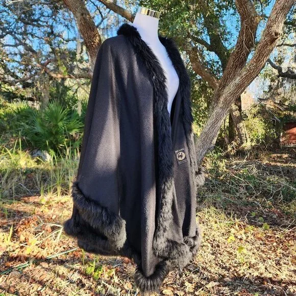 Tom Gutie Baby Alpaca Cape Fur Stunning Luxury Cape Sweater Black‎ Hand Finished